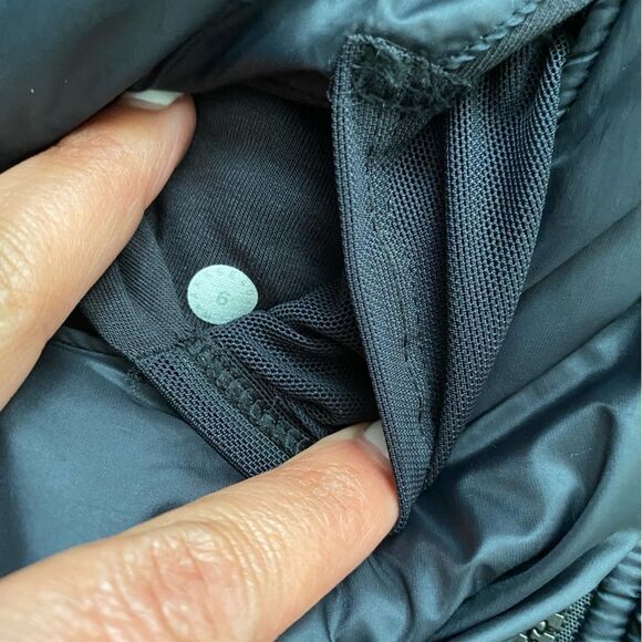 Lululemon Glyde Scuba Hoodie with Primaloft, SZ 6, Black - Picture 8 of 12